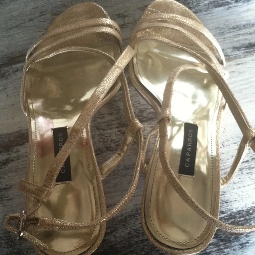 Gold Dressy Kitty Heels 5B